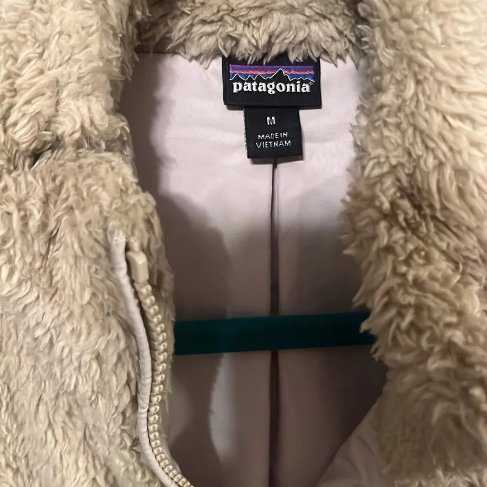 Patagonia Tan Fleece Vest - Picture 4 of 5